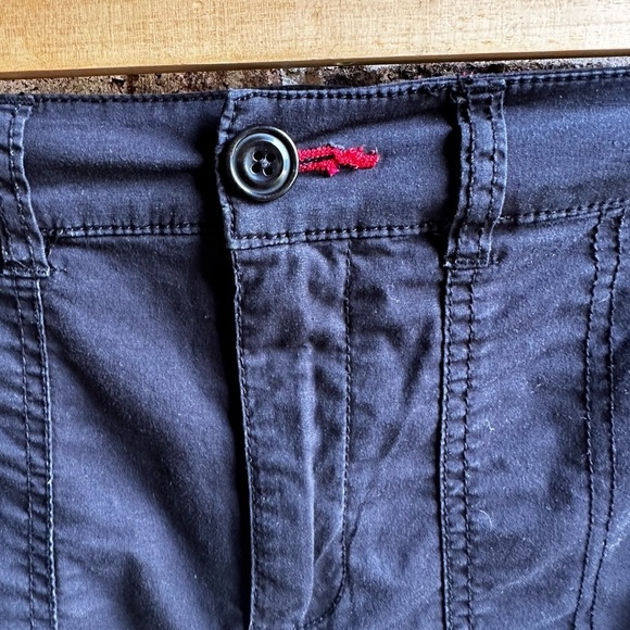 Black Cargo Shorts with Classic Design - Picture 7 of 10